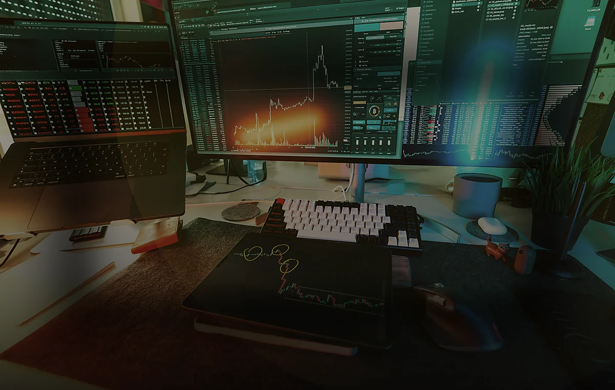 Pantallas de trading con análisis técnico para aplicar un método paso a paso